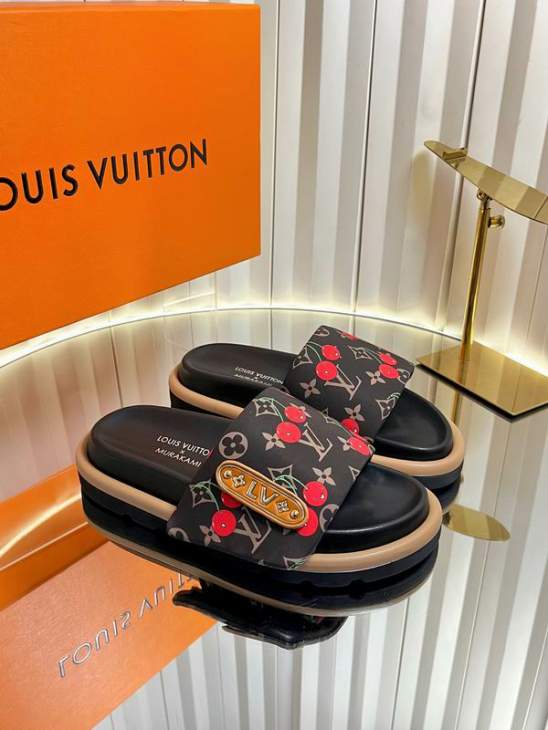 Picture of Louis Vuitton Slippers _SKULVsz35-41mnq1221485